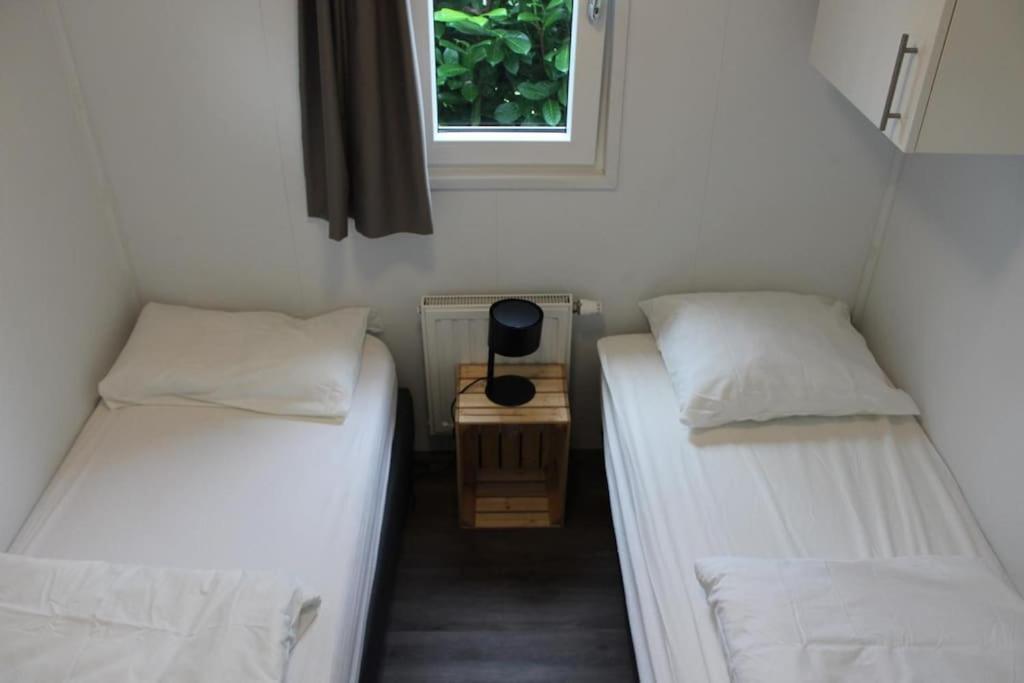 Vakantiehuis Met Vijverzicht Lathum Ngoại thất bức ảnh